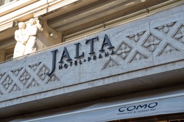 Hotel Jalta, geçmiş geri 1958 Tarih, Wenceslas Meydanı üzerinde özel konumuyla sadece olağanüstü, ama aynı zamanda onun geçmiş ve bina tasarımı ile hangi ünlü Çek architec şaheseri olarak kabul edilir