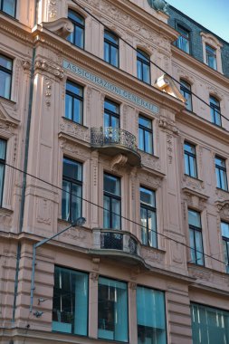 Neo-Barok Forum bina Wenceslas Meydanı üzerinde en büyük tarihi binalardan biridir ve sermaye taşınmaz kültürel anıtlar listesinde listelenir. Bu prestijli bina 1896 yılında inşa edilmiştir. Binanın baskın özelliği 