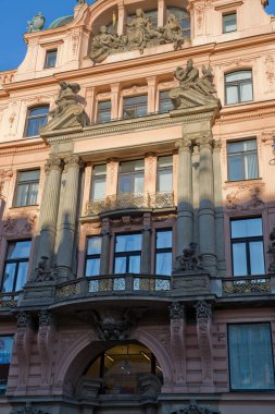 Neo-Barok Forum bina Wenceslas Meydanı üzerinde en büyük tarihi binalardan biridir ve sermaye taşınmaz kültürel anıtlar listesinde listelenir. Bu prestijli bina 1896 yılında inşa edilmiştir. Binanın baskın özelliği 