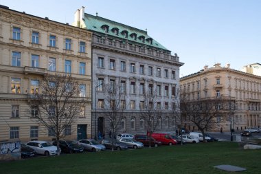 Petschek Palace, Prag 'da neoklasik bir binada yer almaktadır. 1923 ve 1929 yılları arasında Mimar Max Spielmann tarafından tüccar banker Julius Petschek 'den bir istek üzerine inşa edilmiş ve aslen 