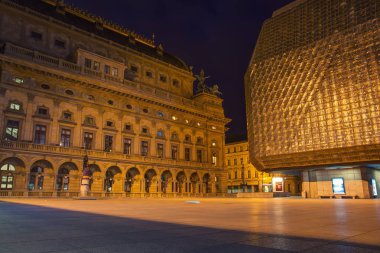 Prag 'daki Ulusal Tiyatro, Çek Operası ve Çek tarihi ve sanatı Ulusal Anıtı olarak bilinir. Ulusal Tiyatro, zengin sanatsal geleneği ile en önemli çek kültür kurumlarına aittir.