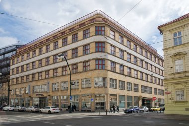 Tuna Sarayı, Nrodn ve Vorilsk caddelerinin köşesinde, Prag 'daki Nov MSTO 'nun 1..