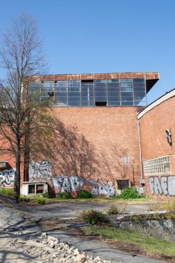 Great Strahov Stadyumu, Çek Cumhuriyeti'nin Prag şehrinin Strahov bölgesinde yer alan bir stadyum. Bu büyük bir ölçekte senkronize jimnastik görüntüler için inşa edilmiştir, bir alan üç kat daha uzun ve üç kez standart Associ daha geniş