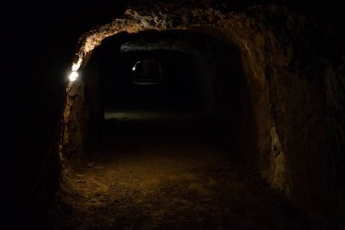 Amerika, Bohemian Karst'taki yeraltı tünelleri ile birbirine bağlanan kireçtaşı ocaklarının adıdır. En ünlü Büyük Amerika, Küçük Amerika ve Meksika, diğer birkaç büyük ve küçük ocakları surro bulunmaktadır