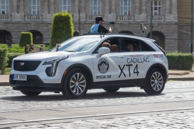 Kaç yaşında olduğunuz, ne milliyetiniz, inancınız, ne de motosikletinizin markası olduğunuz önemli değildir. Gelin ve iki tekerlekli özgürlüğün keyfini çıkarın ve Avrupa'nın en büyük motosiklet etkinliklerinden birinin atmosferini yaşayın. Tüm güzel fon