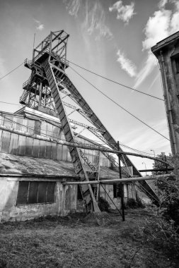 Centrum Mine, Çek Cumhuriyeti 'nde bulunan kapalı kahverengi bir kömür madeniydi. Maden operasyonu 2016 yılında Çek Cumhuriyeti son kahverengi kömür madeni olarak sona erdi. Madenin operasyonel binalarından bazıları, bir kültürel anıt olarak korunmaktadır 