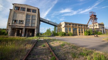 Centrum Mine, Çek Cumhuriyeti 'nde bulunan kapalı kahverengi bir kömür madeniydi. Maden operasyonu 2016 yılında Çek Cumhuriyeti son kahverengi kömür madeni olarak sona erdi. Madenin operasyonel binalarından bazıları, bir kültürel anıt olarak korunmaktadır 