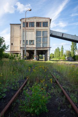 Centrum Mine, Çek Cumhuriyeti 'nde bulunan kapalı kahverengi bir kömür madeniydi. Maden operasyonu 2016 yılında Çek Cumhuriyeti son kahverengi kömür madeni olarak sona erdi. Madenin operasyonel binalarından bazıları, bir kültürel anıt olarak korunmaktadır 
