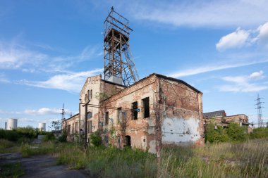 Centrum Mine, Çek Cumhuriyeti 'nde bulunan kapalı kahverengi bir kömür madeniydi. Maden operasyonu 2016 yılında Çek Cumhuriyeti son kahverengi kömür madeni olarak sona erdi. Madenin operasyonel binalarından bazıları, bir kültürel anıt olarak korunmaktadır 