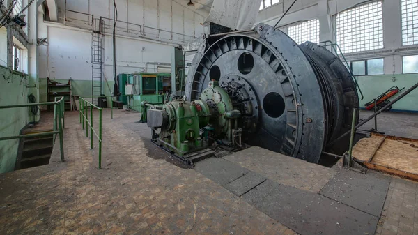 Centrum Mine, Çek Cumhuriyeti 'nde bulunan kapalı kahverengi bir kömür madeniydi. Maden operasyonu 2016 yılında Çek Cumhuriyeti son kahverengi kömür madeni olarak sona erdi. Madenin operasyonel binalarından bazıları, bir kültürel anıt olarak korunmaktadır 