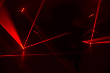 Devrim. Geçmişi gözden geçiriyorum. Korkakça uzlaşma sağlandı. Sıradanlığa ve ürkek korkaklığa karşı isyan. Çek Kadife Devrimi 'nin 30. yıldönümünde bir denge kuruyoruz. Bu önemli toplumu anacağız.