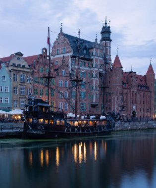 Açık Ev Uluslararası Mimarlık ve Tasarım Festivali iyi tasarlanmış bir alana kapı açıyor. Yılın bir haftasonu boyunca özel dairelerin, ticari alanların ve kamu kuruluşlarının en ilginç iç mekanlarına ücretsiz erişim sağlıyoruz.