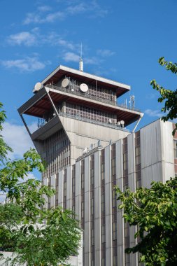 Çetin binası, Prag 'ın Zizkov kentinde, Olany Mezarlığı yakınlarındaki bir bina. 1979 yılında Merkezi Haberleşme Binası olarak inşa edildi.. 