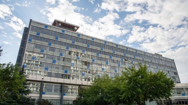 Çetin binası, Prag 'ın Zizkov kentinde, Olany Mezarlığı yakınlarındaki bir bina. 1979 yılında Merkezi Haberleşme Binası olarak inşa edildi.. 