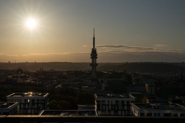 Çetin binası, Prag 'ın Zizkov kentinde, Olany Mezarlığı yakınlarındaki bir bina. 1979 yılında Merkezi Haberleşme Binası olarak inşa edildi.. 