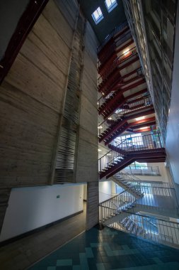 Çetin binası, Prag 'ın Zizkov kentinde, Olany Mezarlığı yakınlarındaki bir bina. 1979 yılında Merkezi Haberleşme Binası olarak inşa edildi.. 