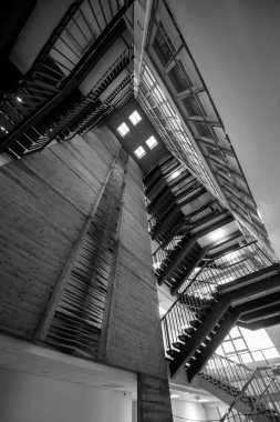 Çetin binası, Prag 'ın Zizkov kentinde, Olany Mezarlığı yakınlarındaki bir bina. 1979 yılında Merkezi Haberleşme Binası olarak inşa edildi.. 