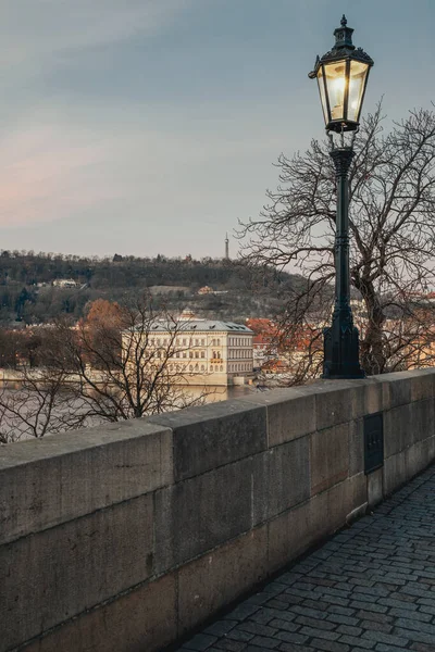 Charles Bridge Uma Ponte Histórica Que Atravessa Rio Vltava Praga — Fotografia de Stock