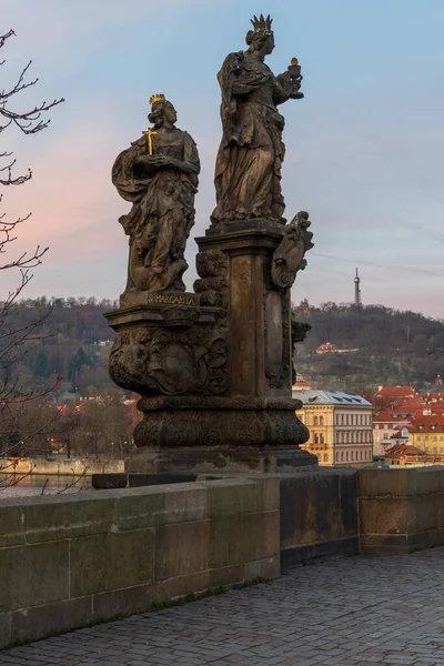 Karlův Most Historický Most Který Překračuje Vltavu Praze Její Stavba — Stock fotografie