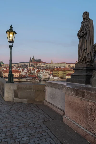 Karlsbron Historisk Bro Som Korsar Floden Vltava Prag Tjeckien Bygget — Stockfoto