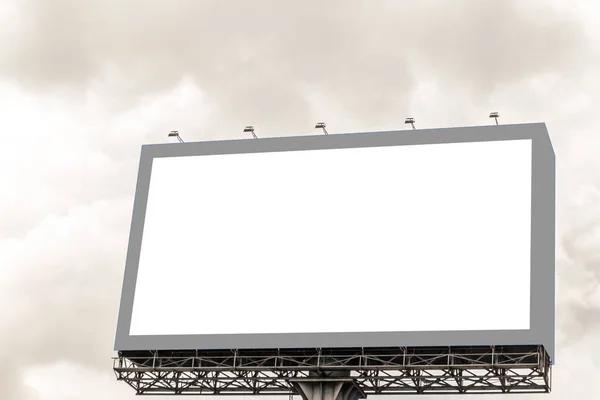 Üres Billboard Háttér Fehér Égen — Stock Fotó