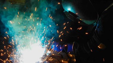 Fabrika sektöründe kaynak. yakın çekim