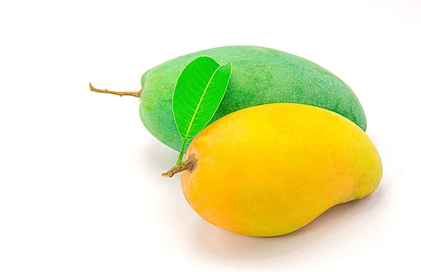 Nahaufnahme Mango Isoliert Auf Weißem Hintergrund — Stockfoto