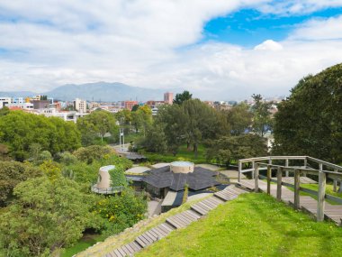 Ekvador Mayıs 2018 hava görünümünü küçük hayvanat bahçesi yapısına Cuenca Pumapungo Müzesi'nde .