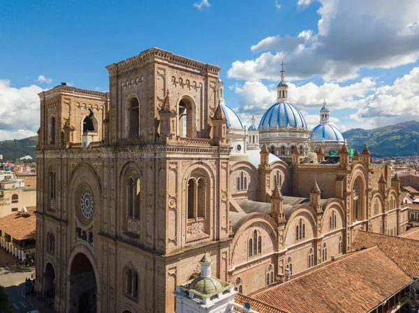 Cuenca Ekvador Haziran 2018 bu Immaculate Conception katedrali ve şehrin en iyi temsil eden dini kompleks