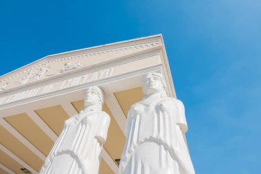 Peru Bağımsızlık Anıtı İspanyol fatihler karşı savaşı anısına Chiclalyo Temmuz 2018 A detay. Chiclayo tarihi merkezi bulunan bu anıt kentin en çok ziyaret edilen noktalar biridir.