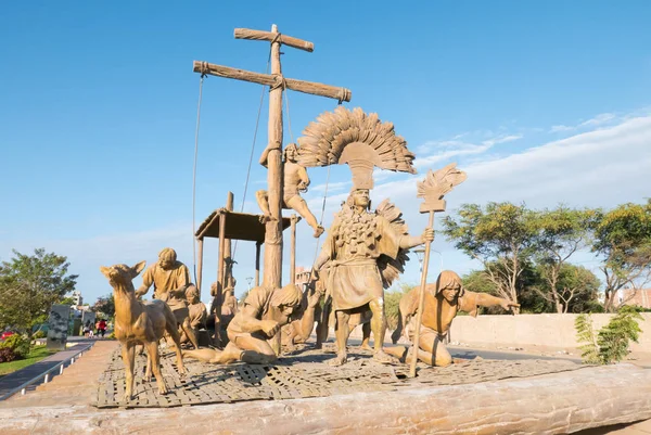 Перу Июля 2018 Года Скульптуры Представляют Собой Приход Первой Цивилизации — стоковое фото