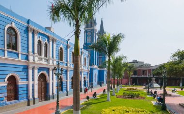 Lima Peru Temmuz 2018 Cityscape. Mavi renk koloni bu binaların zengin bir tüccar bir süre hatırlayarak bu şehirde tipiktir.