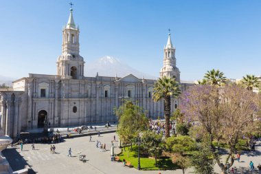Arequipa Peru ana Park, onun Katedrali ve Arequipa Misti Volcan 14 Eylül 2018 panoramik manzaralı