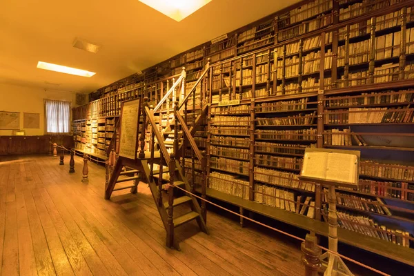 阿雷基帕秘鲁2018年9月在公司修道院二楼 位于这个图书馆 古代书籍保存良好 — 图库照片