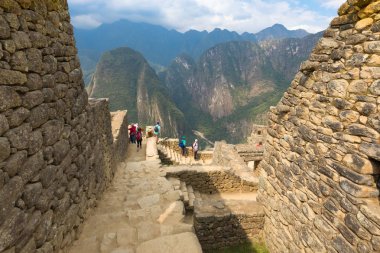 Machu Picchu Peru 12 Eylül 2018 turistler, kayıp şehir Macchu nasıl İnka dağ bakan bu binalar inşa merak Picchu taş sokaklarında yürümek