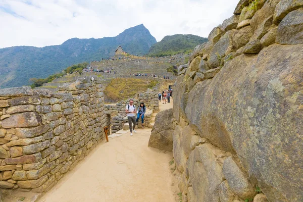 Machu Picchu Perú Septiembre 2018 Cerca Cima Colina Hay Edificio —  Fotos de Stock