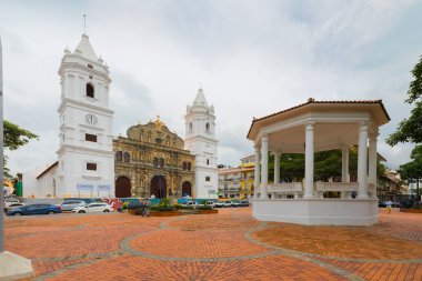 Panama City 25 Eylül 2018 kasko Viejo bölge Panama City, Katedral ön görünümü. Restorasyon yıl sonra işleri açık şimdi. Ve aynı adı taşır ve beyaz mermer bu çardak tarafından süslenmiş Meydanı