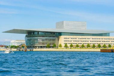 Bu binanın Kopenhag Opera Binası ve dünyanın en modern opera evlerde arasında Copenhagen 13 Ağustos 2010.