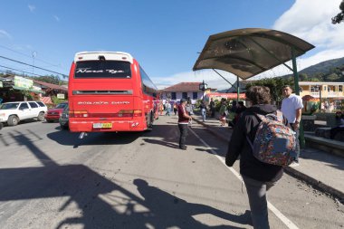 Boquete Panama 16 Aralık 2018 yarım saatte David yakındaki şehirden Boquete merkezi kare durur otobüs geldi