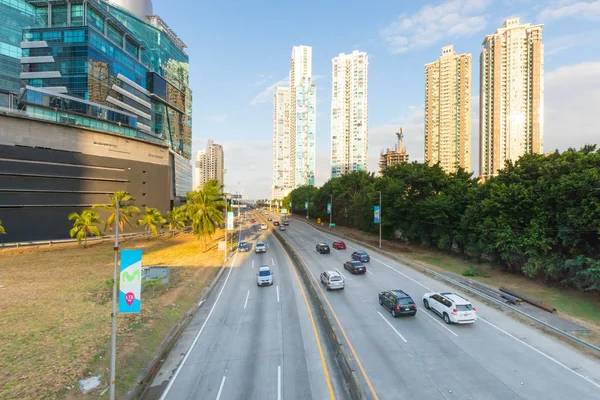 파나마 파나마 2019 Interamerican 고속도로 일몰에 파나마 시티의 스카이 라인의 — 스톡 사진