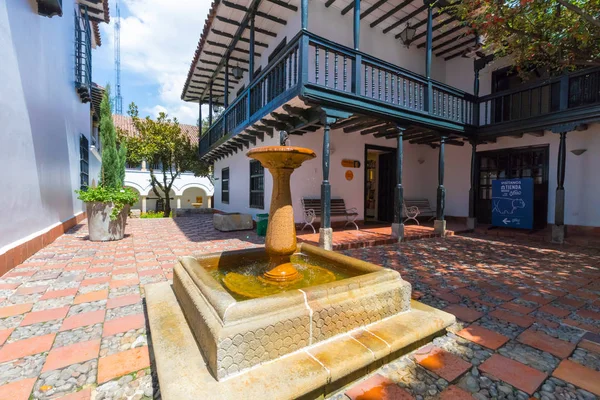 Bogota mynt Museum innergården med fontän — Stockfoto
