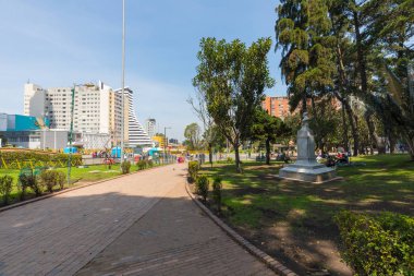 Bogota Bağımsızlık Parkı Pazar sabahı güneş ile