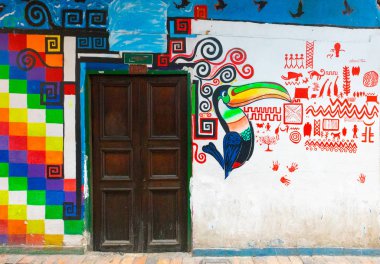 Duvar resimleri ile Bogota La Candelaria ilçe cephe