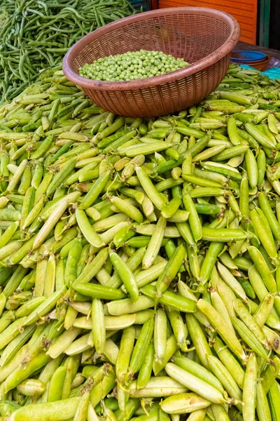 Judías verdes de Bogotá en exhibición del mercado general de Corabastos — Foto de Stock