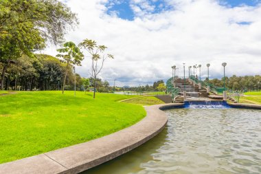 Bogota Simon Bolivar park yapay şelale