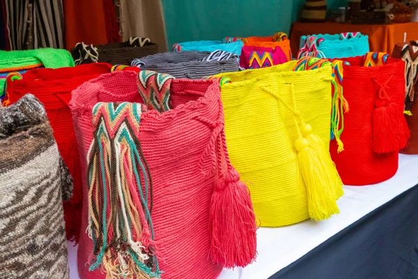 ウサケン色のウールバッグのボゴタ市場 — ストック写真