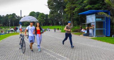 Simon Bolivar parkta Bogota yürüyüş