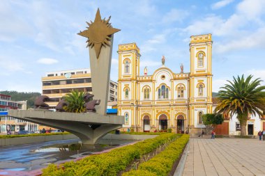 Kolombiya Sogamoso Saint Martin Tours katedral ve güneş monum