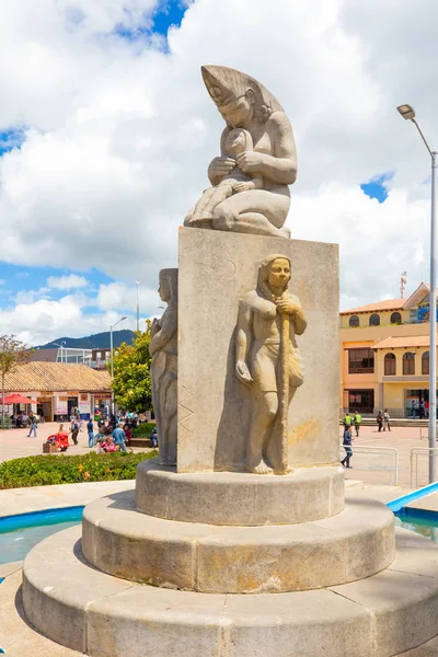 Colombia Diosa chía del monumento de la ciudad — Foto de Stock