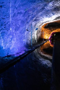 Tuz madeninde Kolombiya Nemocon iç göl